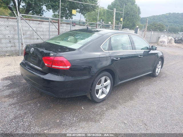 1VWAT7A31FC111013 Volkswagen Passat 1.8t Limited Edition
