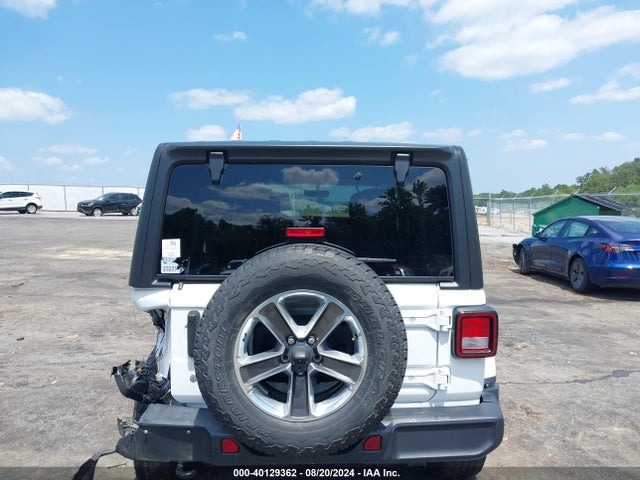 1C4HJXEG4KW577144 Jeep Wrangler Unlimited Sahara 4x4
