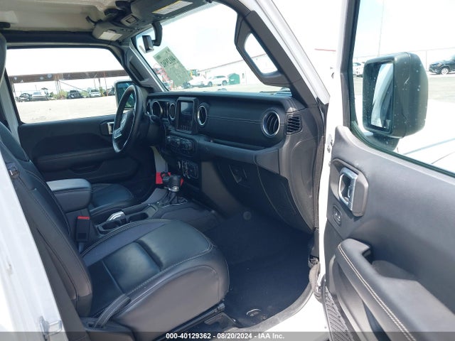 1C4HJXEG4KW577144 Jeep Wrangler Unlimited Sahara 4x4