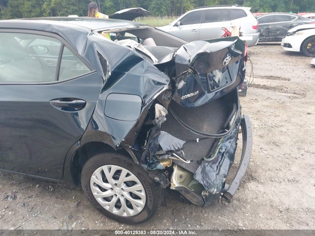 Toyota COROLLA LE 2018 5YFBURHE3JP758763 Image 19