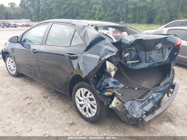 Toyota COROLLA LE 2018 5YFBURHE3JP758763 Image 3