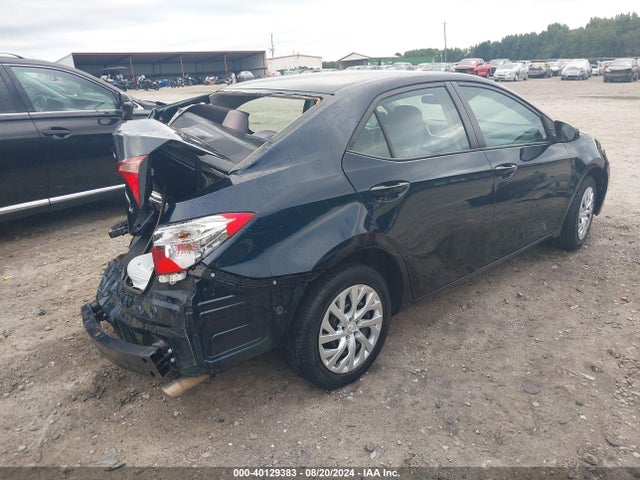 Toyota COROLLA LE 2018 5YFBURHE3JP758763 Image 4