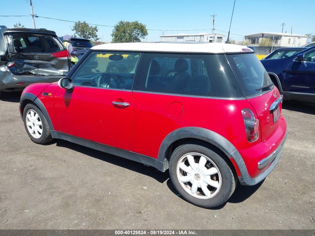 2003 MINI COOPER WMWRC33473TC39370 Photo 2