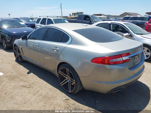 2012 JAGUAR XF SAJWA0FB9CLS38756 Photo 2