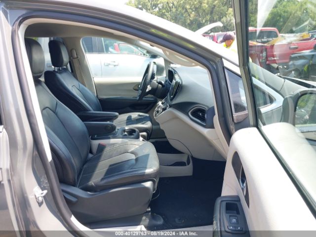 2C4RC1BG0NR109988 Chrysler Pacifica Touring L