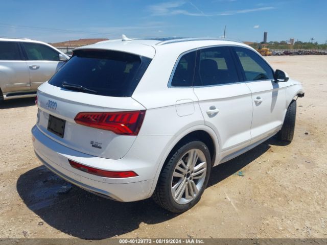 WA1BNAFY5J2011606 Audi Q5 2.0t Premium/2.0t Tech Premium