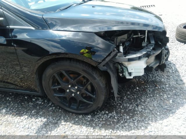1FADP3K2XGL249045 Ford FOCUS SE