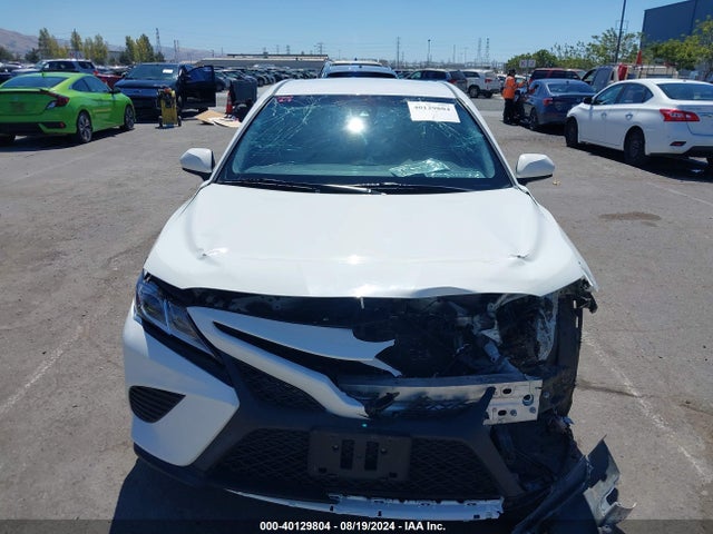40129804 :رقم المزاد ، JTNB11HK0J3038695 vin ، 2018 Toyota Camry Se مزاد بيع