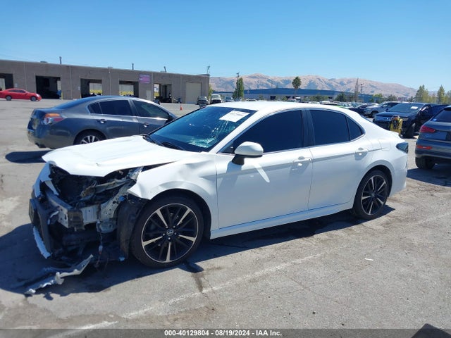40129804 :رقم المزاد ، JTNB11HK0J3038695 vin ، 2018 Toyota Camry Se مزاد بيع