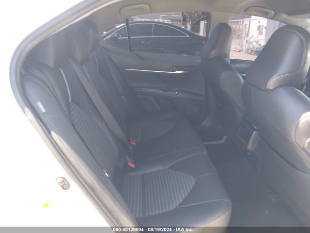 40129804 :رقم المزاد ، JTNB11HK0J3038695 vin ، 2018 Toyota Camry Se مزاد بيع