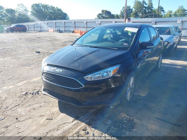 Ford FOCUS SE 2015 1FADP3K20FL259596 Image 2