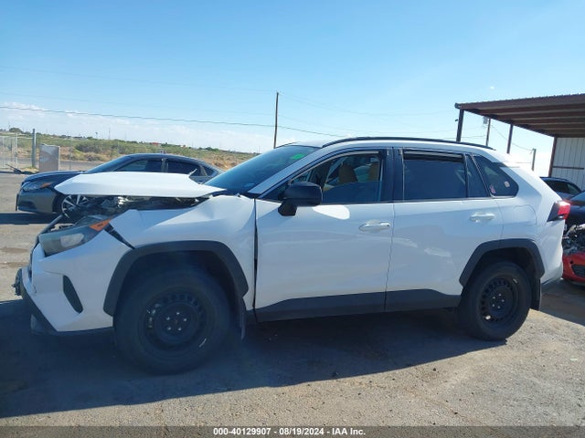 Toyota RAV4 LE 2019 2T3H1RFV6KW051640 Image 14