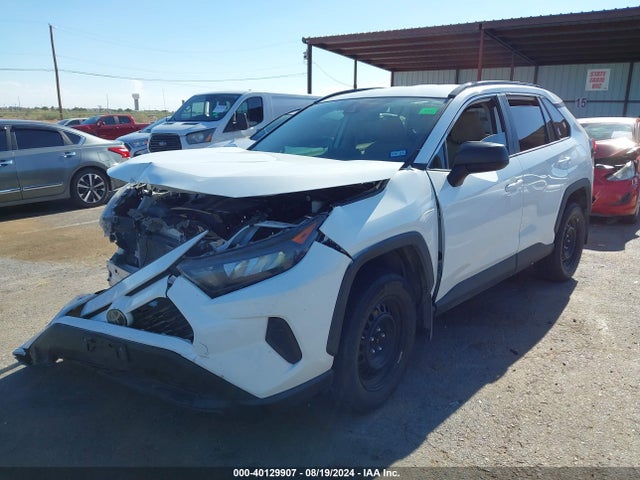 Toyota RAV4 LE 2019 2T3H1RFV6KW051640 Image 2