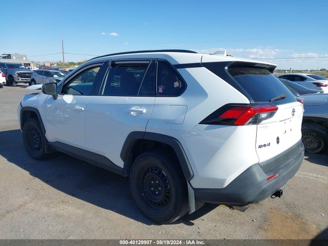 Toyota RAV4 LE 2019 2T3H1RFV6KW051640 Image 3