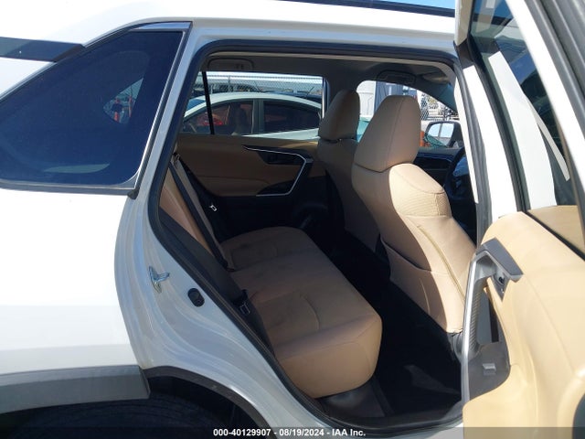 Toyota RAV4 LE 2019 2T3H1RFV6KW051640 Image 8
