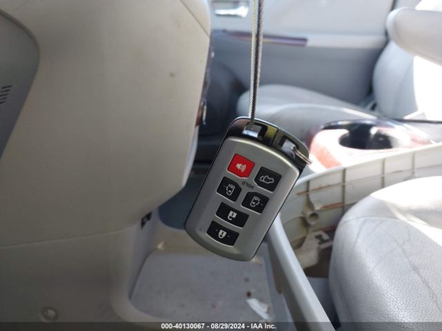 5TDYK3DC2ES411973 Toyota Sienna Xle V6 8 Passenger