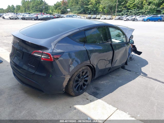 2024 TESLA MODEL Y 7SAYGDEE2RA266631 Photo 3
