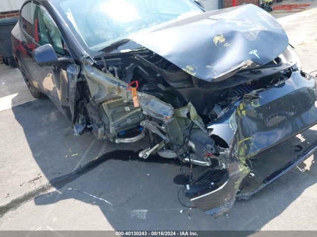2024 TESLA MODEL Y 7SAYGDEE2RA266631 Photo 5