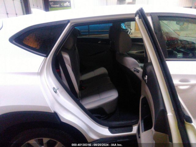 KM8J2CA48LU114094 Hyundai TUCSON SE