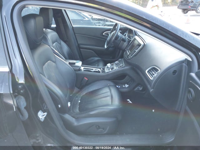 Chrysler 200 C 2015 1C3CCCCG4FN656006 Image 5