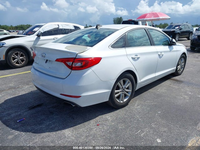 Hyundai SONATA SE 2016 5NPE24AF1GH279062 Image 16