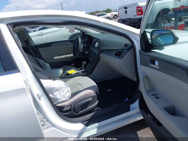 Hyundai SONATA SE 2016 5NPE24AF1GH279062 Image 5