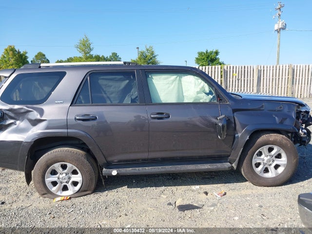 Toyota 4RUNNER SR5 2021 JTEMU5JR3M5893382 Image 12