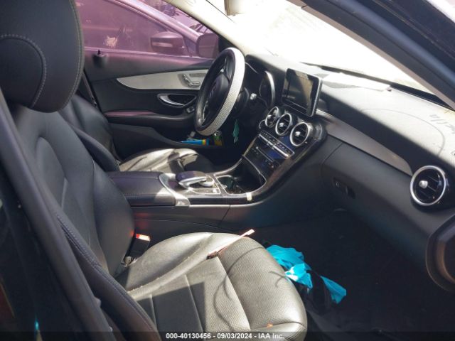55SWF4JB3FU068981 Mercedes-Benz C 300 Luxury/sport