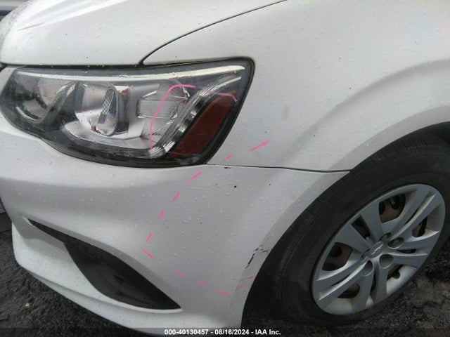 Chevrolet Sonic Lt Auto 2018 1G1JG6SH9J4106584 Image 11