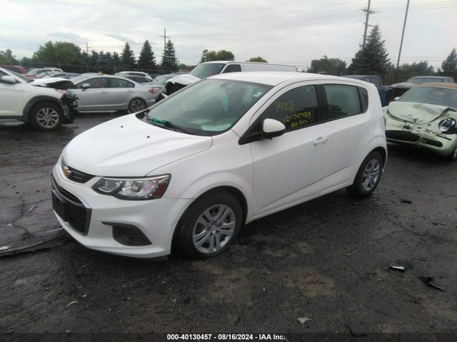 Chevrolet Sonic Lt Auto 2018 1G1JG6SH9J4106584 Image 2