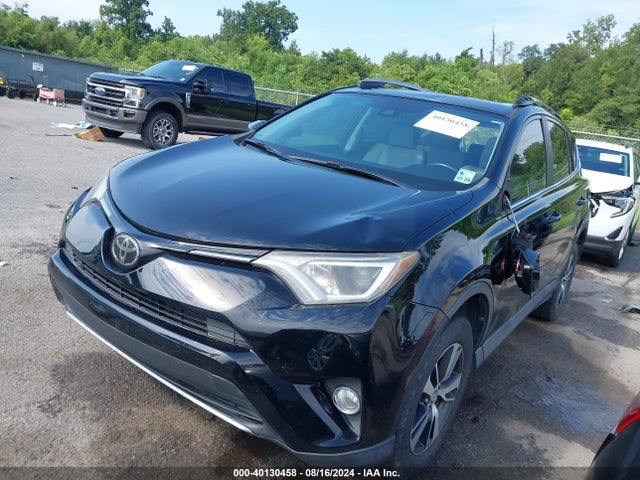 Toyota Rav4 Xle 2017 2T3WFREV5HW356677 Image 2