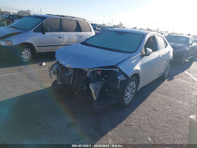 Toyota COROLLA LE 2018 2T1BURHE1JC088002 Image 2