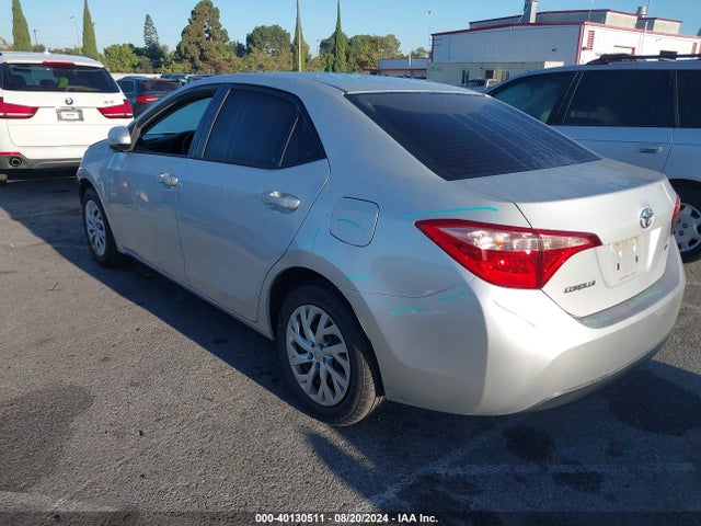 Toyota COROLLA LE 2018 2T1BURHE1JC088002 Image 3