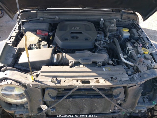 1C4HJXEN8JW221681 Jeep Wrangler Unlimited Sahara 4x4