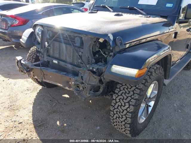 1C4HJXEN8JW221681 Jeep Wrangler Unlimited Sahara 4x4