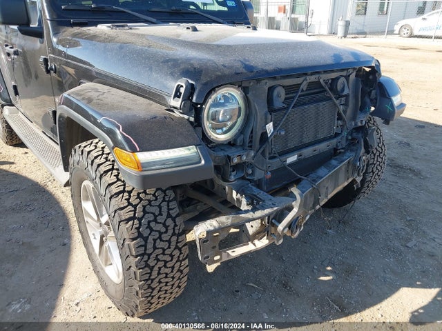 1C4HJXEN8JW221681 Jeep Wrangler Unlimited Sahara 4x4