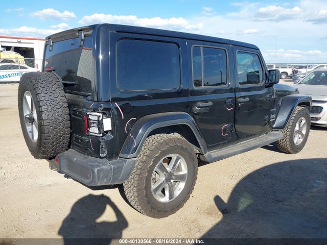 1C4HJXEN8JW221681 Jeep Wrangler Unlimited Sahara 4x4