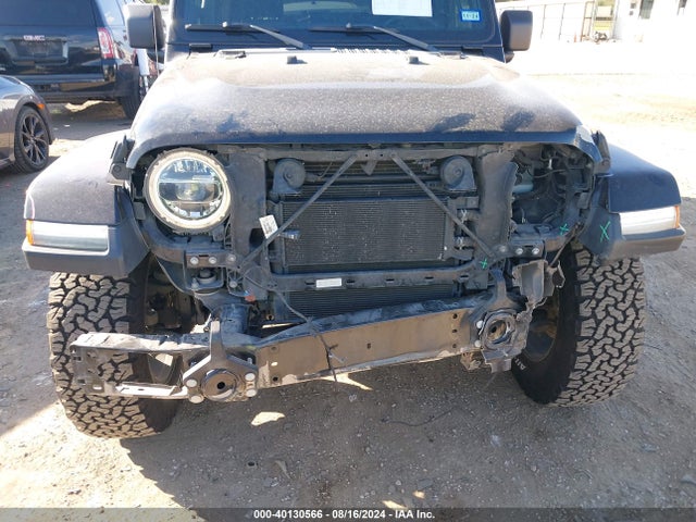 1C4HJXEN8JW221681 Jeep Wrangler Unlimited Sahara 4x4