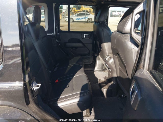1C4HJXEN8JW221681 Jeep Wrangler Unlimited Sahara 4x4