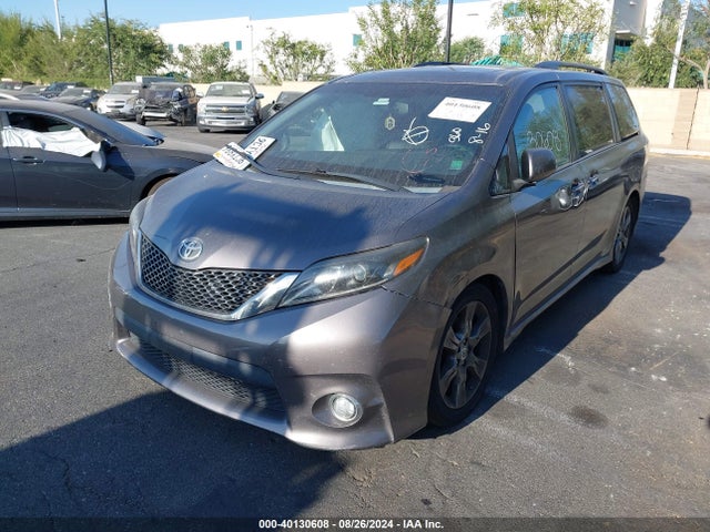 5TDXK3DCXFS598800 Toyota Sienna Se Premium 8 Passenger