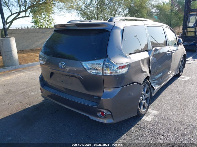 5TDXK3DCXFS598800 Toyota Sienna Se Premium 8 Passenger