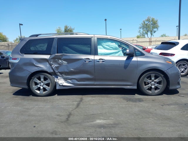 5TDXK3DCXFS598800 Toyota Sienna Se Premium 8 Passenger