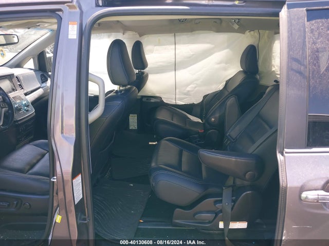 5TDXK3DCXFS598800 Toyota Sienna Se Premium 8 Passenger