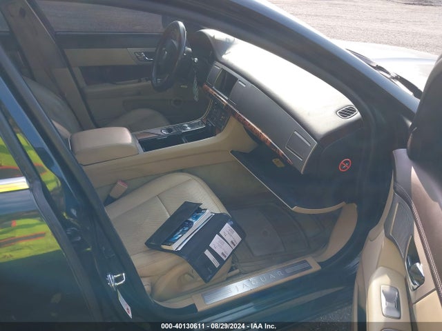 2009 JAGUAR XF SAJWA06B49HR41595 Photo 4