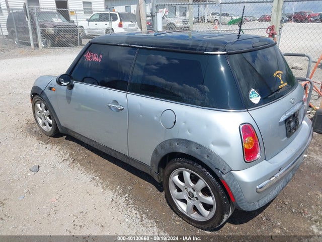 2004 MINI COOPER WMWRC33434TJ52984 Photo 2