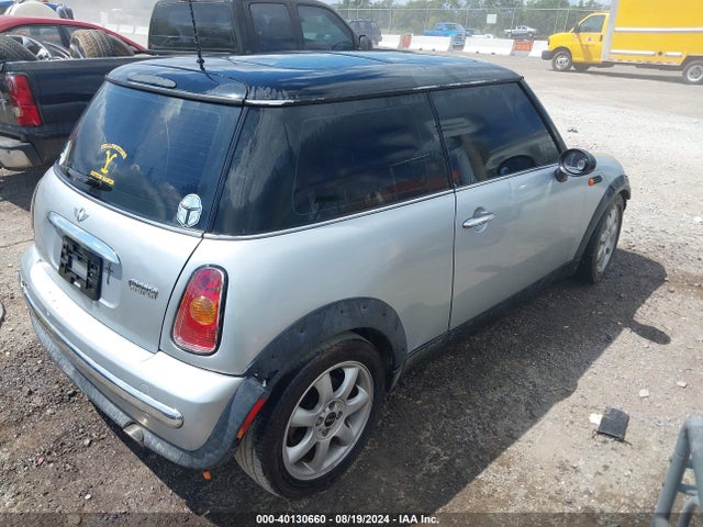 2004 MINI COOPER WMWRC33434TJ52984 Photo 3