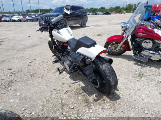 2018 HARLEY-DAVIDSON FXFBS 1HD1YLK15JC039914 Photo 2
