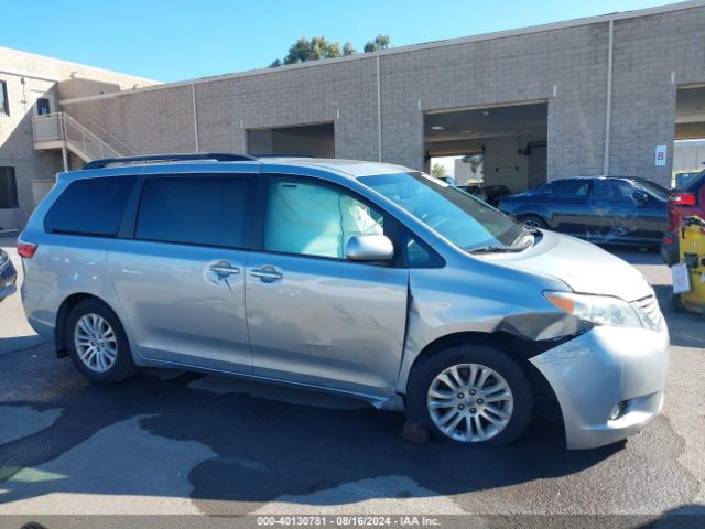 5TDYK3DC1FS530017 Toyota Sienna Xle Premium 8 Passenger