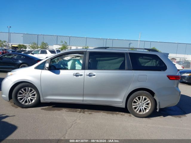 5TDYK3DC1FS530017 Toyota Sienna Xle Premium 8 Passenger