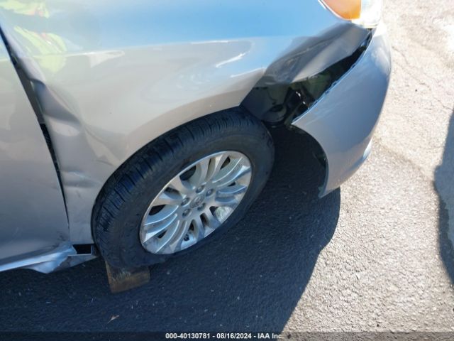 5TDYK3DC1FS530017 Toyota Sienna Xle Premium 8 Passenger